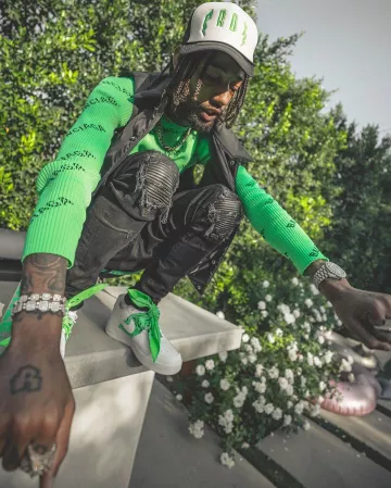 Hoodie Balanciaga Vert de PnB Rock sur le compte Instagram de @pnbrock