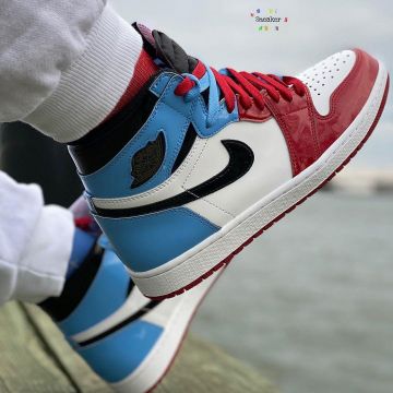 Jordan 1 Retro High Fearless UNC Chicago sur le compte Instagram de @sneakerhoarderj