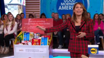 Maje Vel­vet Plaid Pants worn by Ginger Zee on Good Morning America December 17, 2019