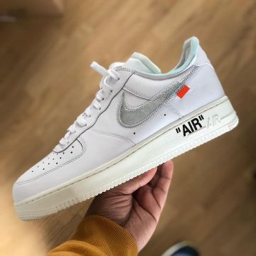Air Force 1 Low Virgil Abloh blanc cassé (AF100) sur le compte Instagram de @retroshoparis