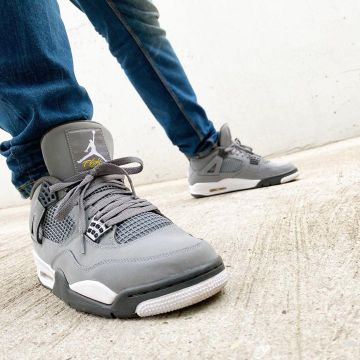 Jordan 4 Retro Cool Grey (2019) sur le compte Instagram de @sneakerpixx