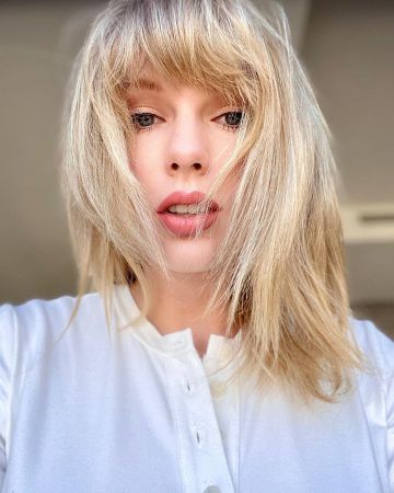 Shirt Taylor Swift on the account Instagram of @taylorswift