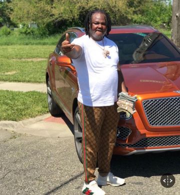 Gucci Rhyton (Vert/rouge/vert) de Tee Grizzley sur le compte Instagram de @tee_grizzley