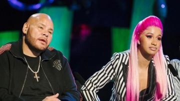 Diamond cross necklace of Fat Joe in Rhythm + Flow (S01E02)