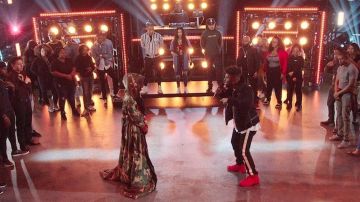 Long camouflage robe in Rhythm + Flow (S01E05)