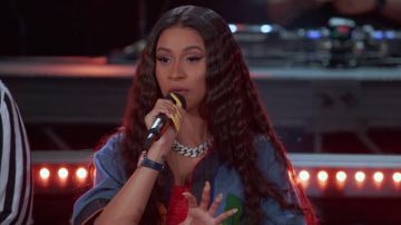 Chunky diamond chain of Cardi B in Rhythm + Flow (S01E06)f