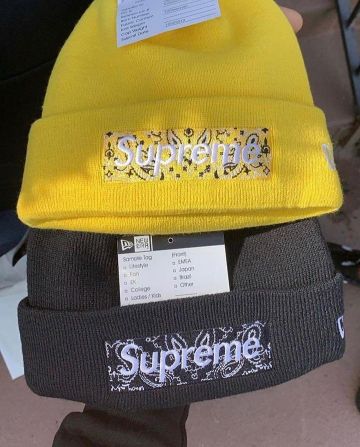Supreme New Era Box Logo Beanie (FW19) Black on the account Instagram of @dropsgg