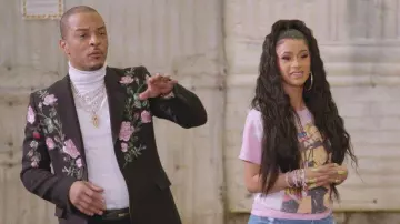 Gold Hamsa hand necklace of T.I. in Rhythm + Flow (S01E05)