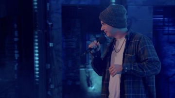 Green plaid shirt of Sam Be Yourself in Rhythm + Flow (S01E02)