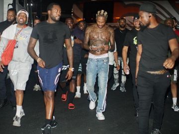 BAPE Double Knit Side Shark Shorts Navy de Meek Mill en la cuenta de Instagram de @future