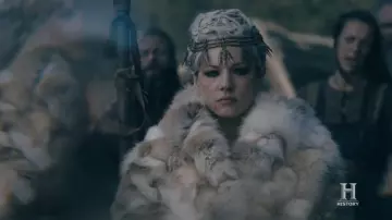 Le diadème de Lagertha (Katheryn Winnick) dans Vikings (S06E03)