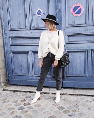 Bottines blanches et talon en bois portées par Audrey sur le compte Instagram de @mmequeenb
