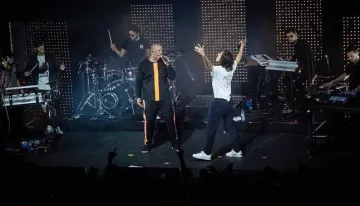 Le jogging bleu marine porté par Orelsan sur le compte Instagram de @orelsan