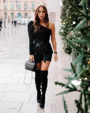 Black handbag quilted Stephanie During account on the Instagram of @stephaniedurant