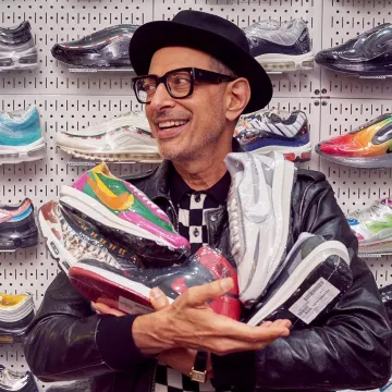 Nike sacai negro en la cuenta de Instagram de @sneakershopping