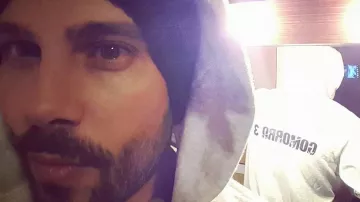 Sweatshirt hooded "Gomorrah 3" worn by Marco D'amore on a post-Instagram