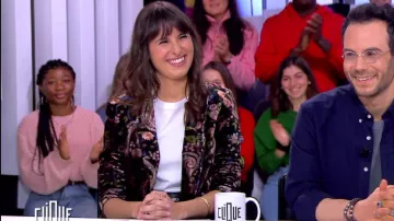 La veste col tailleur en velours imprimé Noir de Emilie Papatheodorou dans Clique
