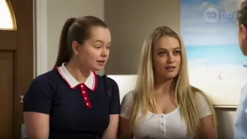 Snap But­ton Fit­ted Crop worn by Roxy Willis (Zima Anderson) as seen on Neighbours December 2019