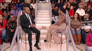 Zimmermann Ruf­fled Flo­ral-Print Silk-Chif­fon Blouse worn by Tamron Hall on Tamron Hall Show December 18, 2019