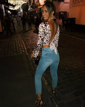 Rose Tops de Emily Shak sur l'Instagram account @emilyshak