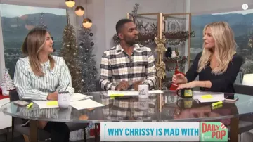 Trésor & bond Côtelée Col Haut porté par Morgan Stewart sur E! News Du 18 Décembre 2019