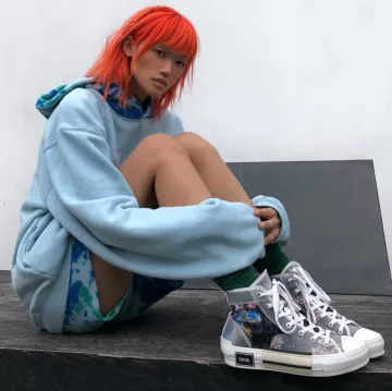 Dior B23 High Top Logo Slant carried by areyoukitty on the account Instagram of @areyoukitty 