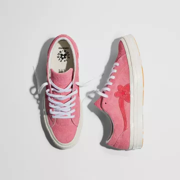 The sneakers pink and white of Tyler, The Creator on the account Instagram of @feliciathegoat