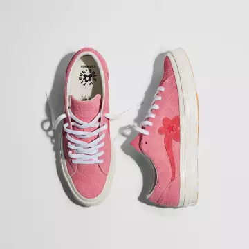 Las zapatillas rosas y blancas de Tyler, The Creator en la cuenta de Instagram de @feliciathegoat