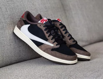 Jordan 1 Retro Low OG SP Travis Scott en la cuenta de Instagram de @rennie_ds