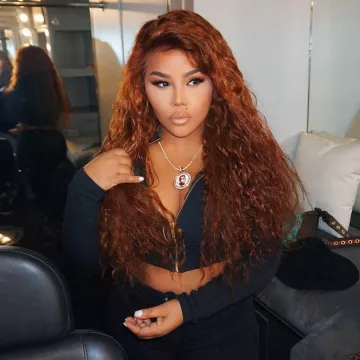 Jean slim high waist Lil' Kim on the account Instagram of @lilkimthequeenbee
