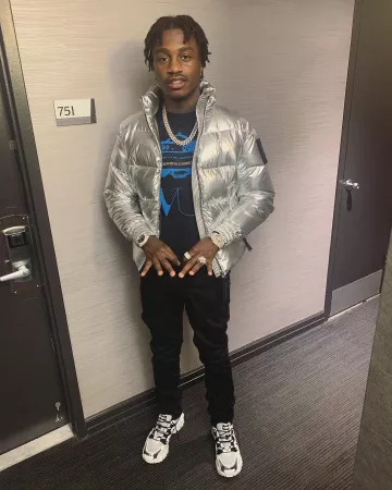 Sweatshirt Valentino x Undercover UFO de Lil Tjay sur le compte Instagram de @liltjay