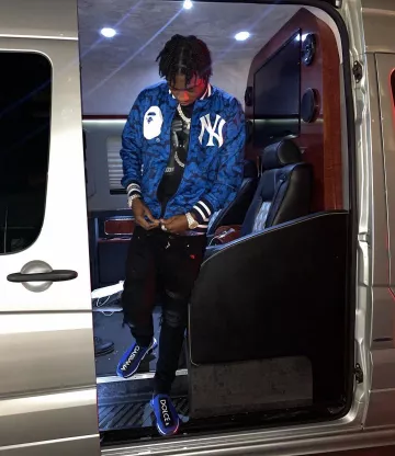 BAPE x Mitchell & Ness Yankees Jacket Blue de Lil Tjay sur le compte Instagram de @liltjay