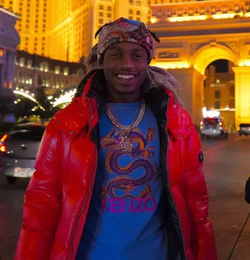 Le pull Kenzo à dragon brodé de Lil Tjay sur le compte Instagram de @liltjay