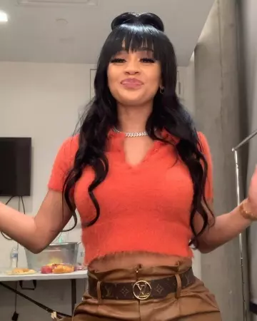 Belt Louis Vuitton worn by Saweetie on the account Instagram of @saweetie