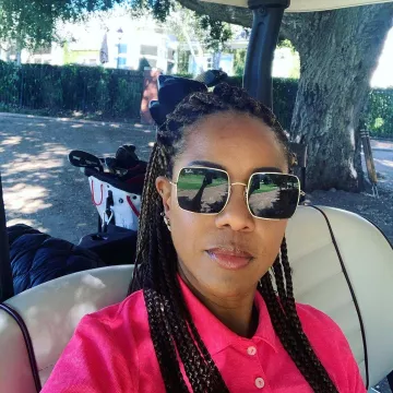 Sunglasses Ray Ban MC Lyte on the account Instagram of @mclyte