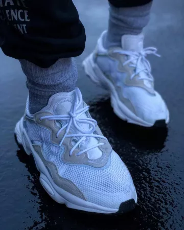 Adidas Ozweego Cloud White en la cuenta de Instagram de @pghkickz_412