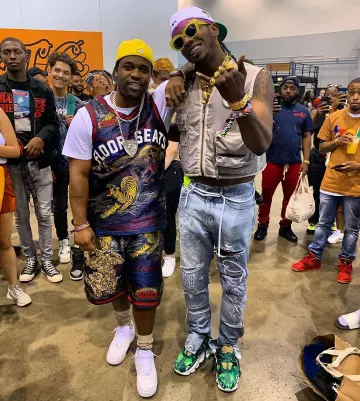 Les sneakers blanches portées par A$AP Ferg sur le compte Instagram de @trinidadjamesgg
