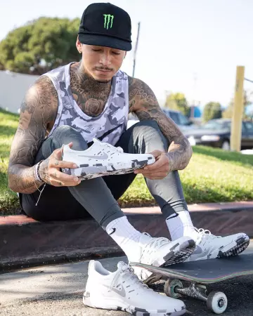 The pair of Nike's Nyjah Huston on the account Instagram of @nyjah