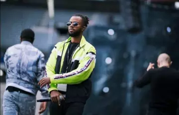 The jacket Champion zip fluorescent Lefa account on the Instagram of @lefaauthentique