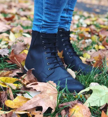 Cahussure city black leather of lex on the account Instagram of @asos_lex