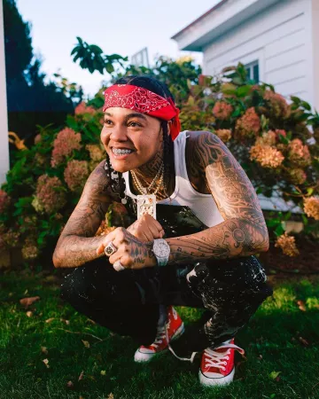 The bandana red Young M. A on the account Instagram of @youngma