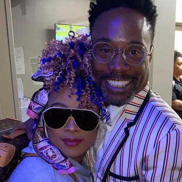 Las gafas redondas de acero que lleva Billy Porter en la cuenta de Instagram de @sosobrat