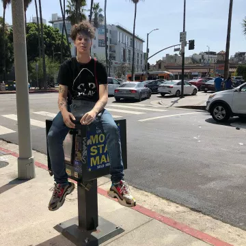 Camiseta negra de Sirap Comme des Garçons PLAY en la cuenta de Instagram de @sirapxv