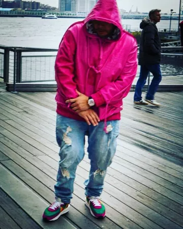 Sneakers Nike x Cardigan worn by Fat Joe on the account Instagram of @fatjoe