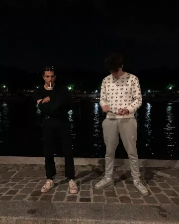 El nike jogging usado por Sirap en la cuenta de Instagram de @sirapxv