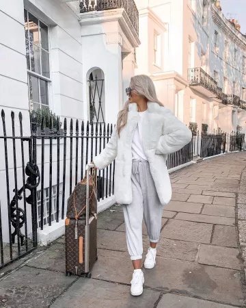 Joggers de Lauren Watson en la cuenta de Instagram @laurenxwatsonnn