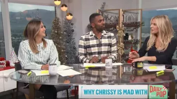 Alexis Kendrick Perle d'Imitation-découper Une Ligne de Short porté par Erin Lim sur E! News Du 18 Décembre 2019