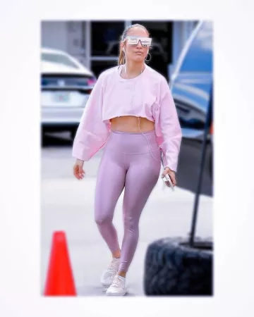 Nike Running Shoes Rosa usado por Jennifer Lopez Miami diciembre 17, 2019