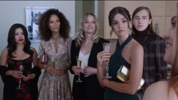 Vestido de algas ruched usado por Callie Adams Foster (Maia Mitchell) en Good Trouble Temporada 2 Episodio 9