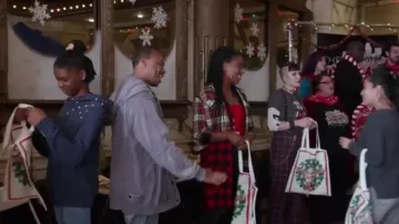 Vestido de camisa roja a cuadros usado por Malika Williams (Zuri Adele) en Good Trouble Temporada 2 Episodio 10